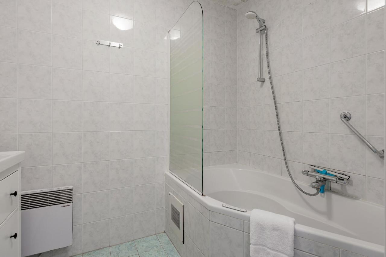 Escape, Appartement Met Groot Terras Бурен Екстер'єр фото